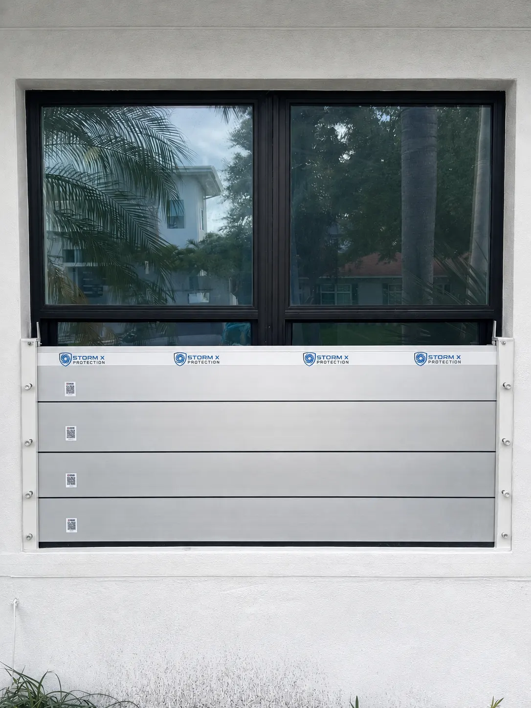 Window flood barrier